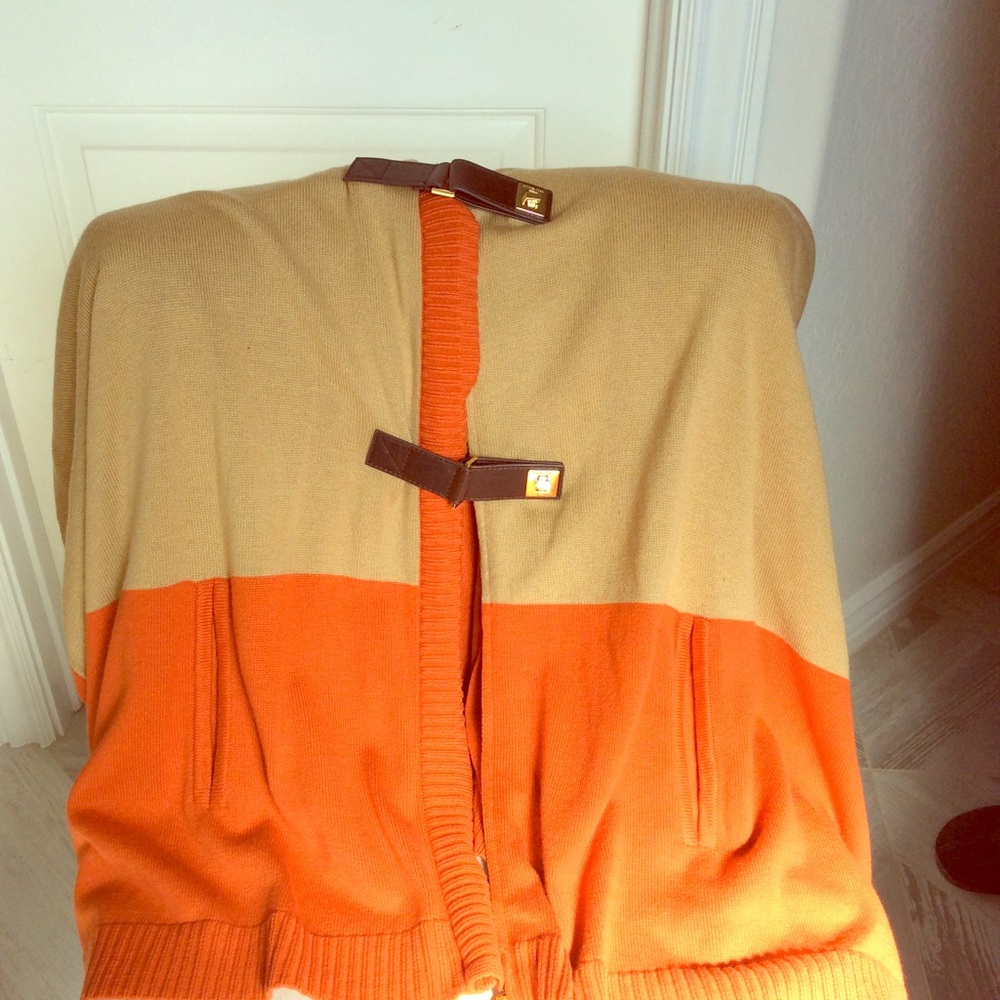 MK poncho
